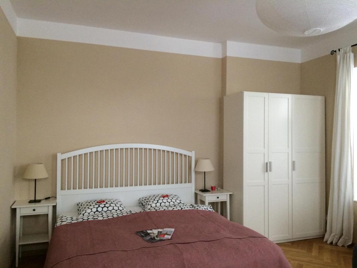 Studio U Parkplatz, Zentrale Ruhelage Neben Grunoase Appartamento Vienna Esterno foto
