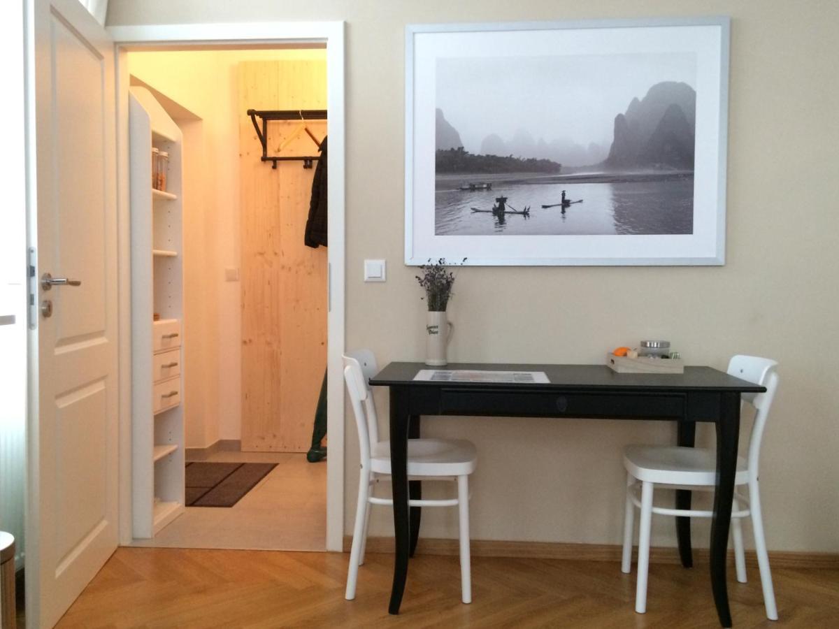 Studio U Parkplatz, Zentrale Ruhelage Neben Grunoase Appartamento Vienna Esterno foto